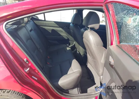 2019 Hyundai Elantra Sport z USA, uszkodzony, nr VIN KMHD04LB4KU843776